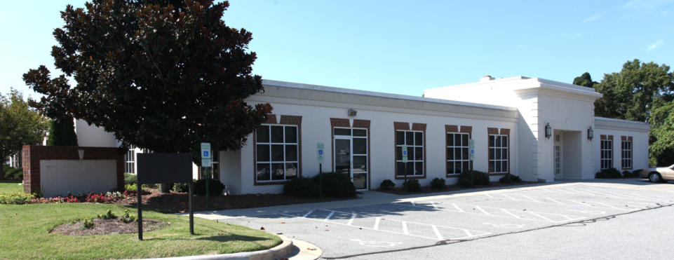 Image of the front of the Triad Retina office building
